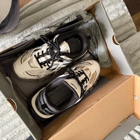 Balenciaga Beige and Black Athletic Shoes - Picture 2 of 7